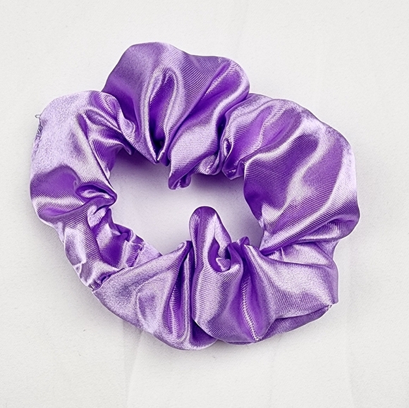4 FOR $16 🔥Purple Satin Scrunchie Hair Tie - Picture 1 of 5